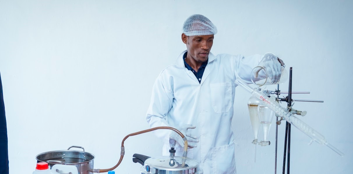 Processing spices into essential oil using local innovation