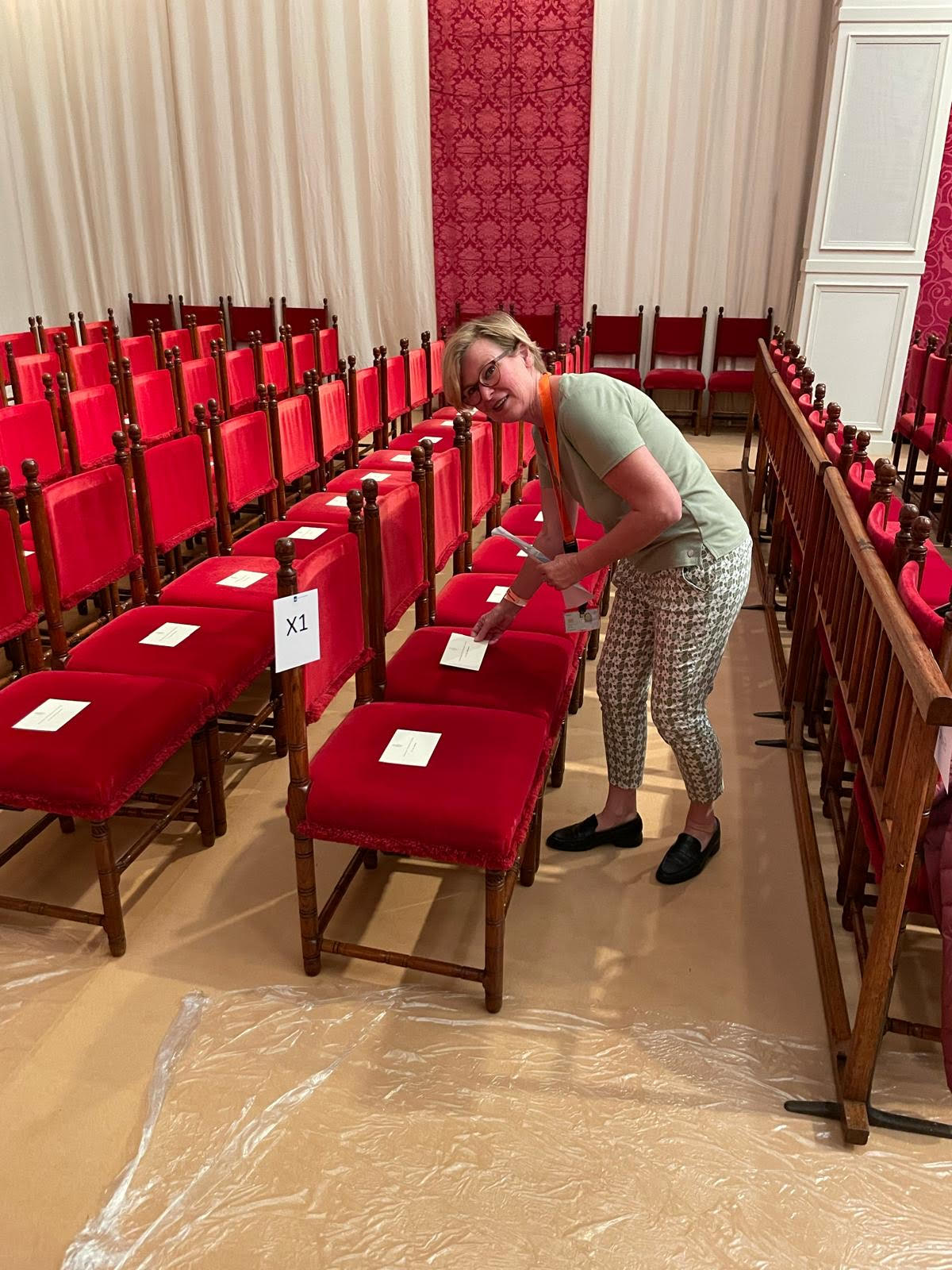 DPG staff member Myriam Blaauw hard at work with Budget Day preparations in the Koninklijke Schouwburg (Royal Theatre) in The Hague, where the Speech from the Throne is normally given